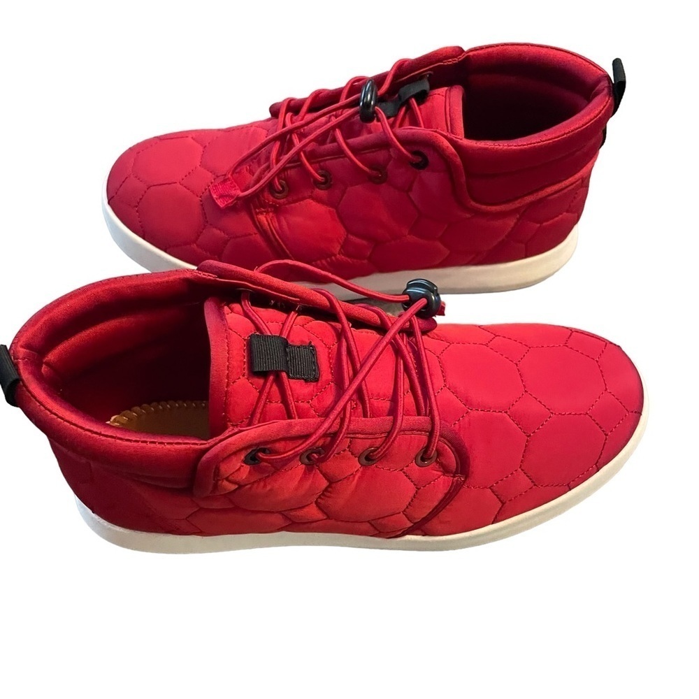 Sun + Stone Fin Quilted Bright Red Sneakers NEW Size 7